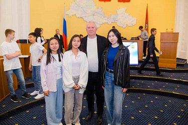 В креслах первых лиц области